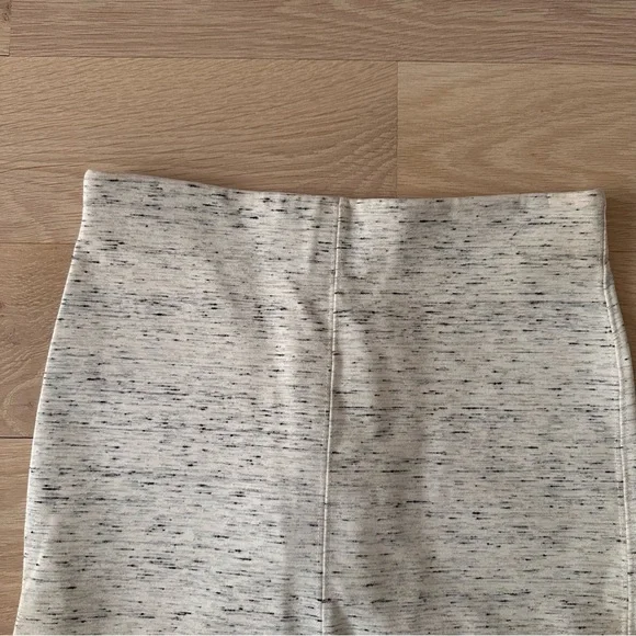 WILFRED SKIRT - SIZE SMALL - GREAT CONDITION - Picture 2 of 4